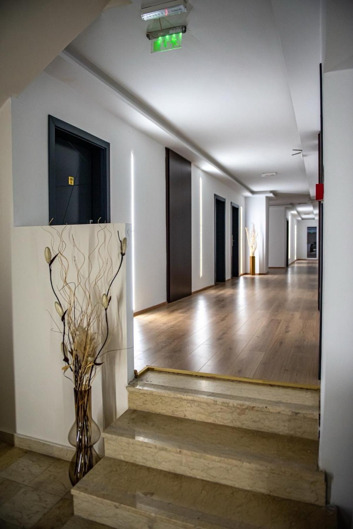 Hotel Beograd סטרוגה מראה חיצוני תמונה
